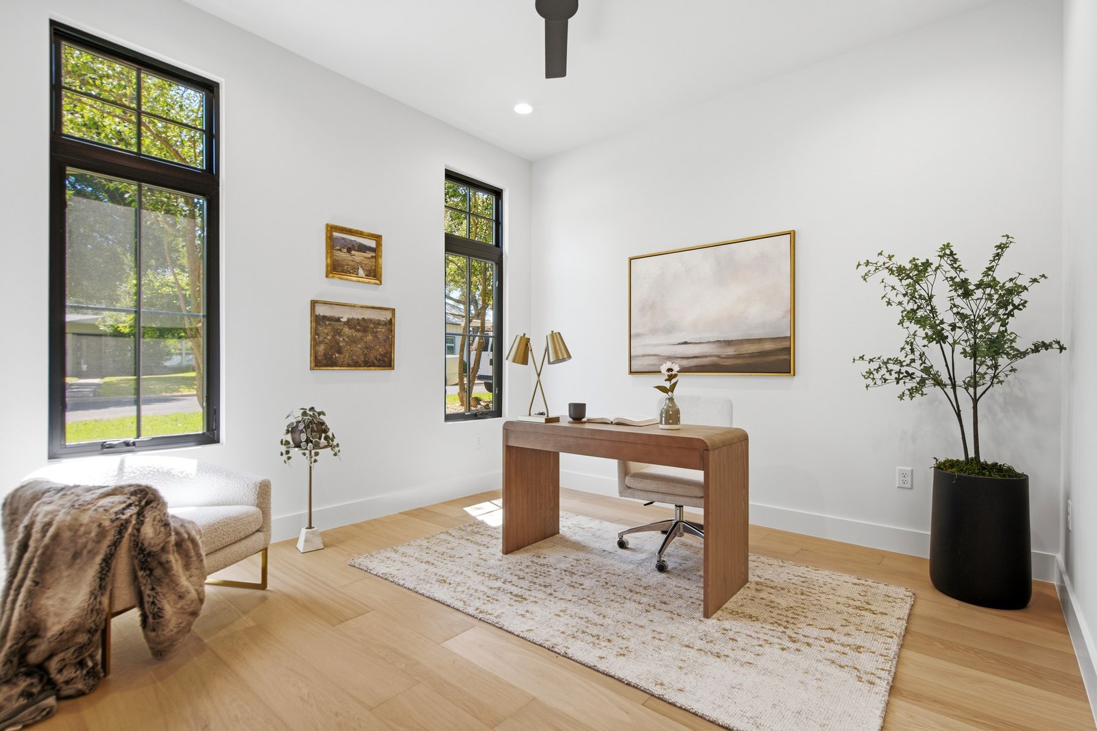 2301 Westworth Ave — Photo 8