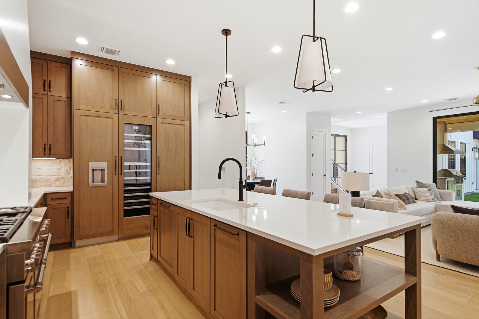 2301 Westworth Ave — Photo 14