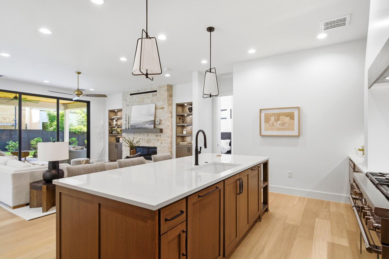 2301 Westworth Ave — Photo 16