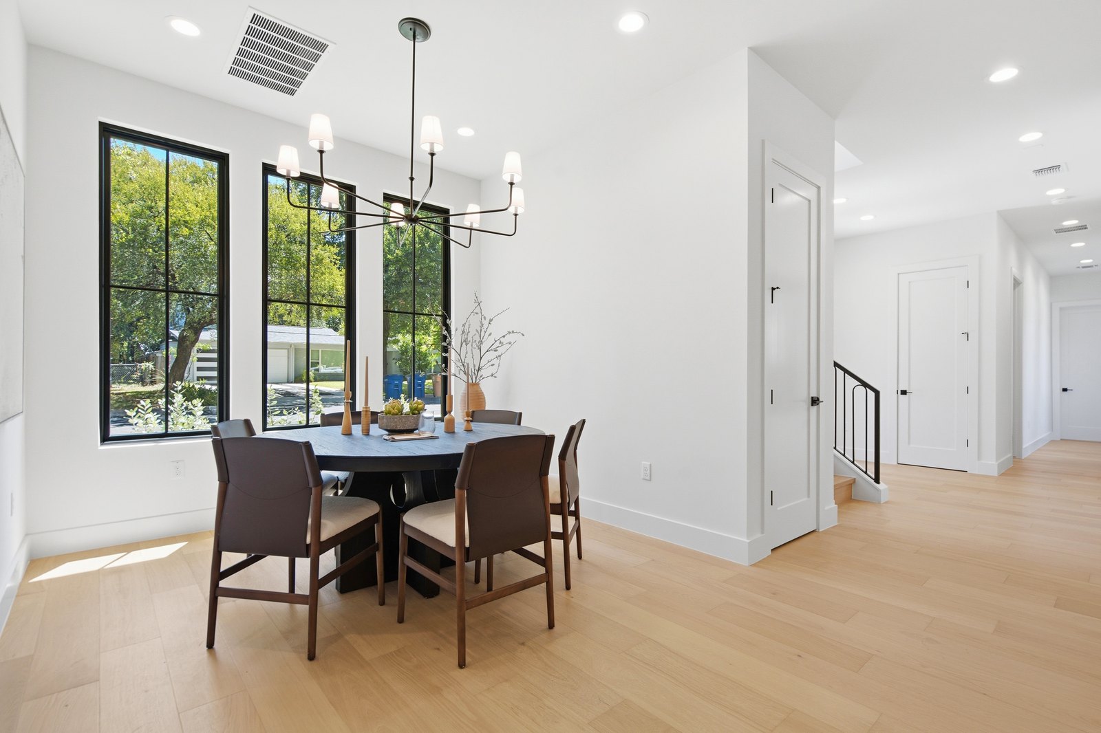 2301 Westworth Ave — Photo 28