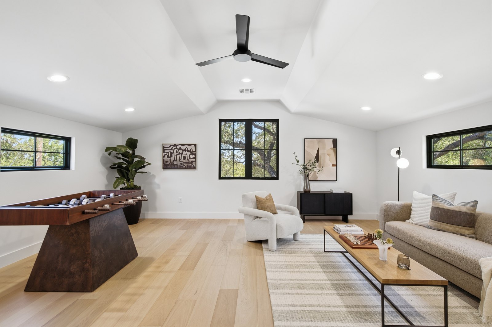 2301 Westworth Ave — Photo 32