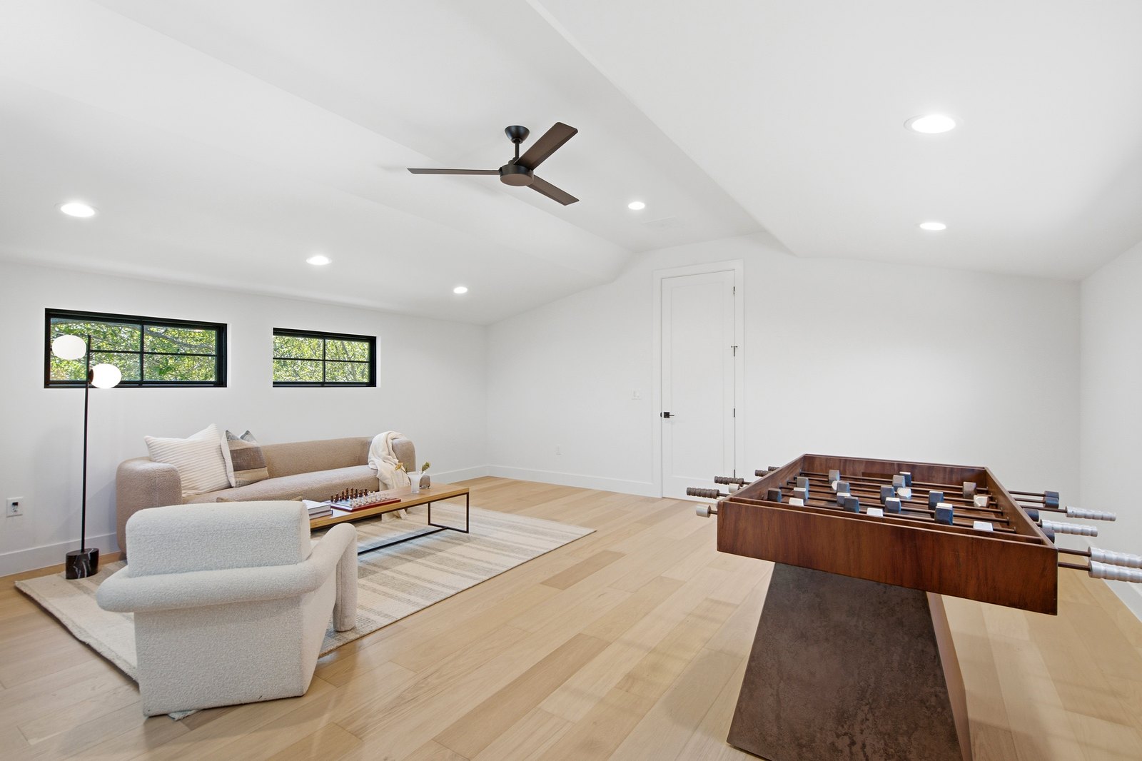2301 Westworth Ave — Photo 33