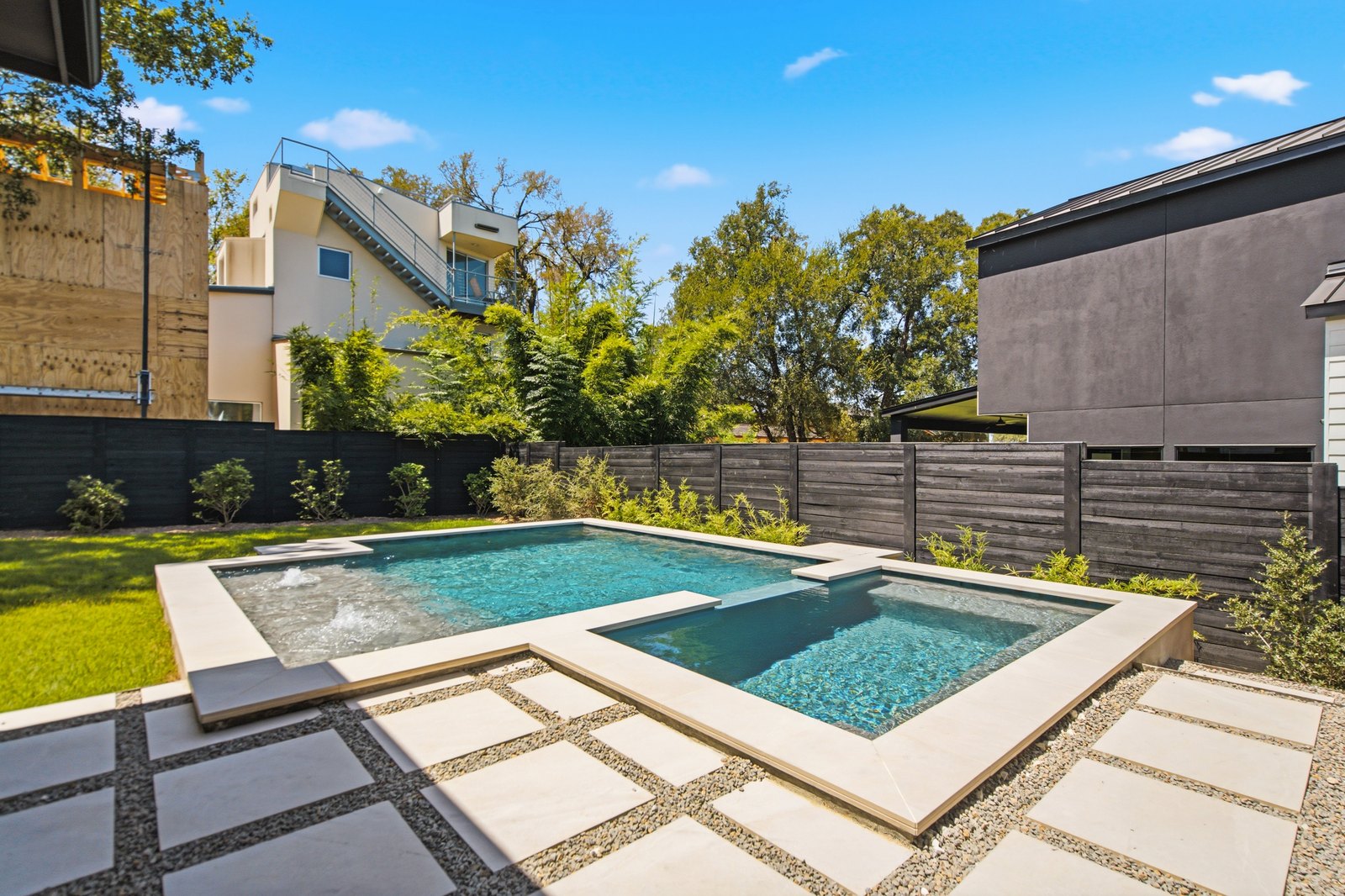 2301 Westworth Ave — Photo 40